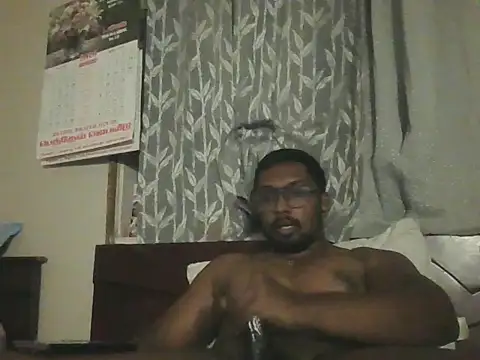 Snapshot of chennaibull101 chatting on June 1, 9:38 pm chennaibull101 online show from June 1, 9:38 pm