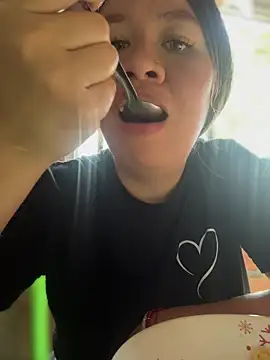 Emiily lee online show from December 14, 7:07 pm