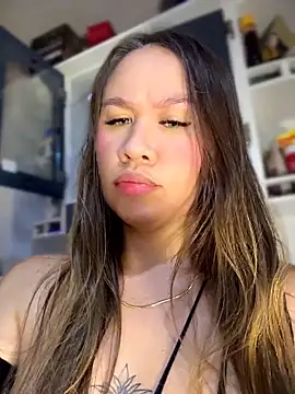 Emiily lee online show from May 24, 4:50 am