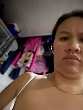 Emiily lee online show from June 25, 12:10 am