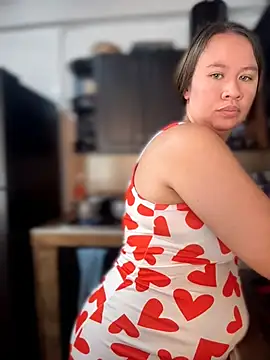 Emiily lee online show from July 31, 12:37 pm