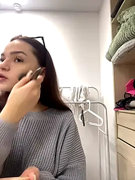 Snapshot of AnaWest chatting on October 17, 6:05 am AnaWest online show from October 17, 6:05 am