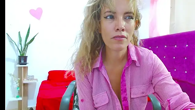 chantalsemenova1 online show from July 31, 2:49 pm