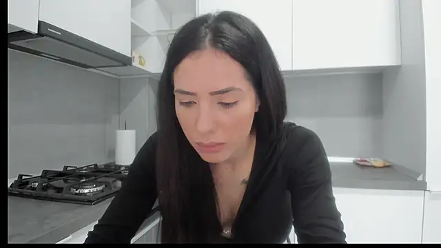 Snapshot of Emmapmg chatting on November 26, 10:38 am Emmapmg online show from November 26, 10:38 am