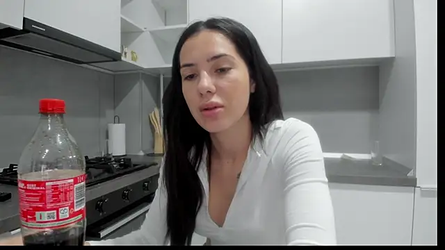 Snapshot of Emmapmg chatting on November 27, 8:38 am Emmapmg online show from November 27, 8:38 am