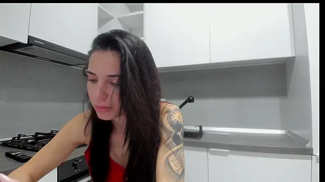 Snapshot of Emmapmg chatting on December 3, 11:58 pm Emmapmg online show from December 3, 11:58 pm