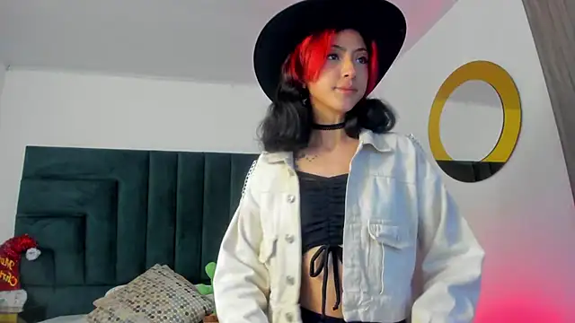 Snapshot of BonnieCute_ chatting on December 26, 11:43 am BonnieCute online show from December 26, 11:43 am