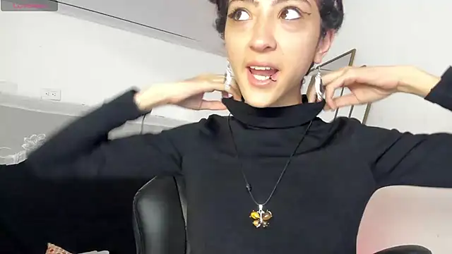 Snapshot of BonnieCute_ chatting on January 9, 11:36 am BonnieCute online show from January 9, 11:36 am