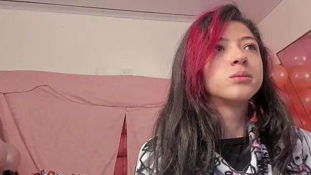 Snapshot of BonnieCute_ chatting on March 11, 11:33 am BonnieCute online show from March 11, 11:33 am
