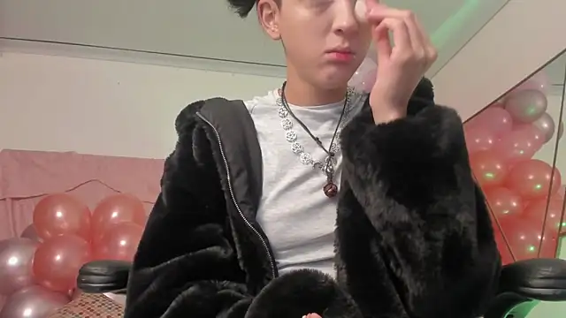 Snapshot of BonnieCute_ chatting on March 12, 11:42 am BonnieCute online show from March 12, 11:42 am