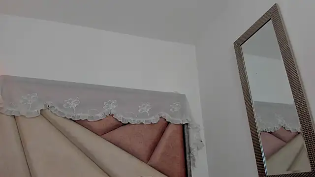 Snapshot of BonnieCute_ chatting on June 4, 12:16 am BonnieCute online show from June 4, 12:16 am