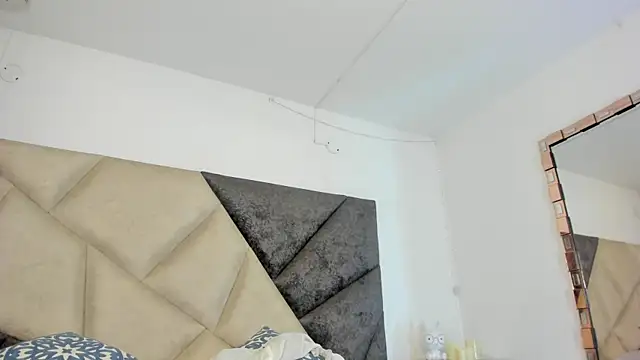 Snapshot of BonnieCute_ chatting on June 10, 11:57 pm BonnieCute online show from June 10, 11:57 pm