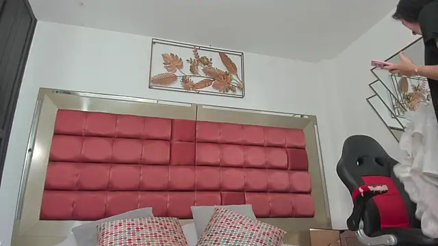 Snapshot of BonnieCute_ chatting on July 2, 12:44 pm BonnieCute online show from July 2, 12:44 pm