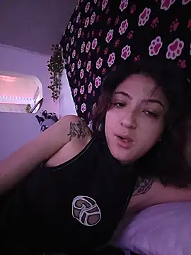 Snapshot of BonnieCute_ chatting on July 18, 5:11 am BonnieCute online show from July 18, 5:11 am