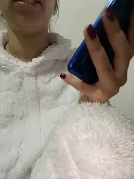 Snapshot of farah-36 chatting on November 13, 8:30 pm farah-36 online show from November 13, 8:30 pm