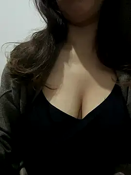 Snapshot of farah-36 chatting on December 19, 9:55 pm farah-36 online show from December 19, 9:55 pm