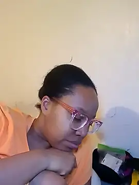 Snapshot of madamsensuale chatting on March 2, 1:26 am madamsensuale online show from March 2, 1:26 am