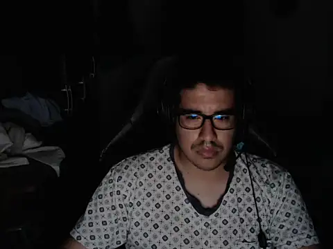 Snapshot of thealfawolf01 chatting on November 13, 12:09 am thealfawolf01 online show from November 13, 12:09 am