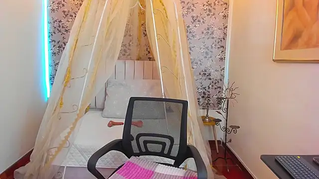 agatha rusell  online show from February 20, 4:14 pm