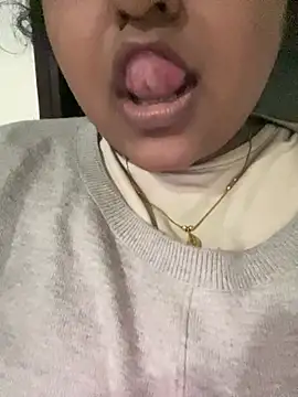 smile pretty online show from January 1, 12:32 am