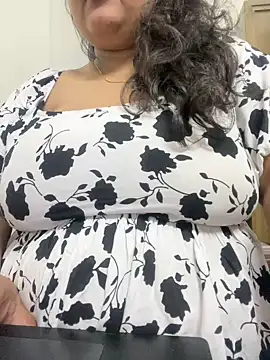 smile pretty online show from February 20, 9:53 pm