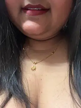 smile pretty online show from March 20, 6:20 pm