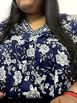 smile pretty online show from September 15, 7:25 pm