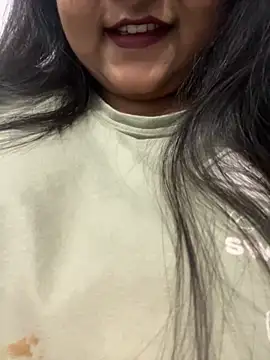 smile pretty online show from September 26, 6:01 pm