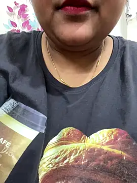 smile pretty online show from December 3, 7:23 pm