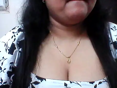 smile pretty online show from April 21, 6:34 pm
