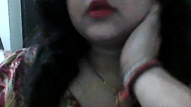 Snapshot of smile_pretty chatting on June 11, 5:44 pm smile pretty online show from June 11, 5:44 pm