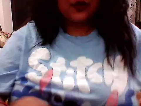 Snapshot of smile_pretty chatting on June 12, 7:46 pm smile pretty online show from June 12, 7:46 pm