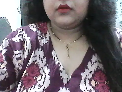 Snapshot of smile_pretty chatting on June 15, 5:59 pm smile pretty online show from June 15, 5:59 pm