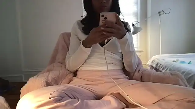 loveofbea online show from April 28, 7:08 pm