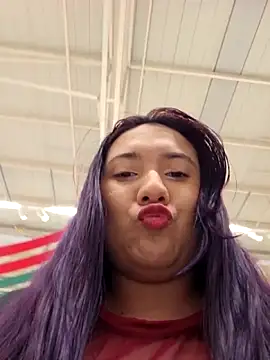 Snapshot of Blushing_Katy chatting on December 17, 12:05 am Blushing Katy online show from December 17, 12:05 am