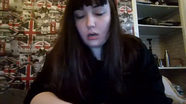 Lynylou online show from December 20, 3:08 pm