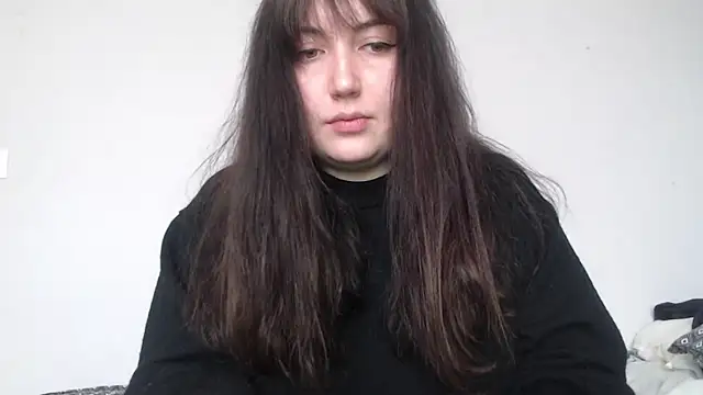 Lynylou online show from March 16, 3:05 pm