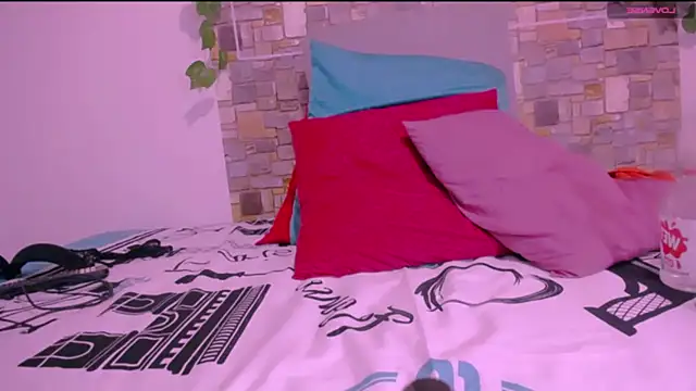 Snapshot of CrazyRousex chatting on July 24, 3:54 pm CrazyRousex online show from July 24, 3:54 pm