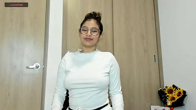 SeleneClark online show from March 7, 11:49 pm