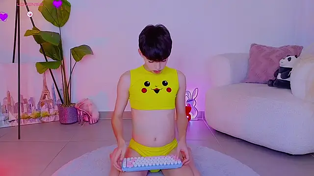 Snapshot of sebbyrose chatting on October 5, 7:34 pm sebbyrose online show from October 5, 7:34 pm