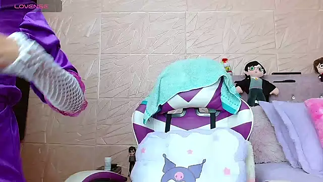 Snapshot of kendallsweet7 chatting on November 12, 2:06 pm kendallsweet7 online show from November 12, 2:06 pm