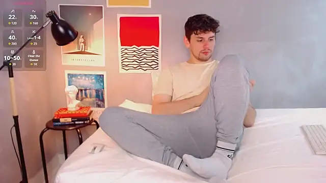 Snapshot of Elio555 chatting on October 25, 7:52 pm Elio555 online show from October 25, 7:52 pm