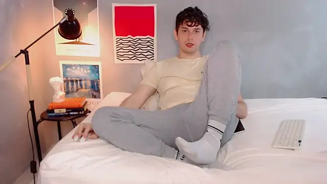 Snapshot of Elio555 chatting on November 1, 1:57 pm Elio555 online show from November 1, 1:57 pm