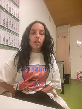 KleineHexe24 online show from April 30, 6:25 pm