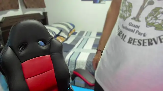 justin stark7 online show from December 9, 11:24 pm