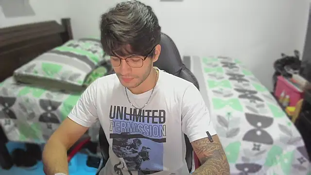 justin stark7 online show from March 3, 11:14 pm