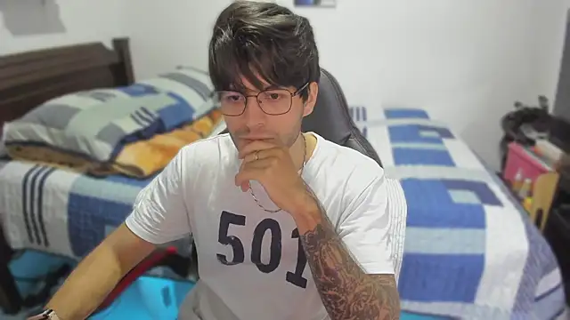 justin stark7 online show from March 17, 10:06 pm