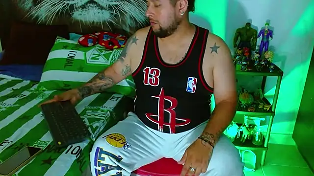 Michaell Myerss  online show from December 19, 2:13 pm