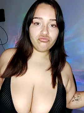 Snapshot of Angiee2001 chatting on March 8, 1:39 am Angiee2001 online show from March 8, 1:39 am