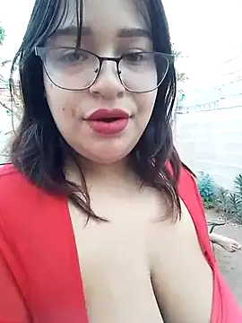 Snapshot of Angiee2001 chatting on March 18, 12:38 am Angiee2001 online show from March 18, 12:38 am